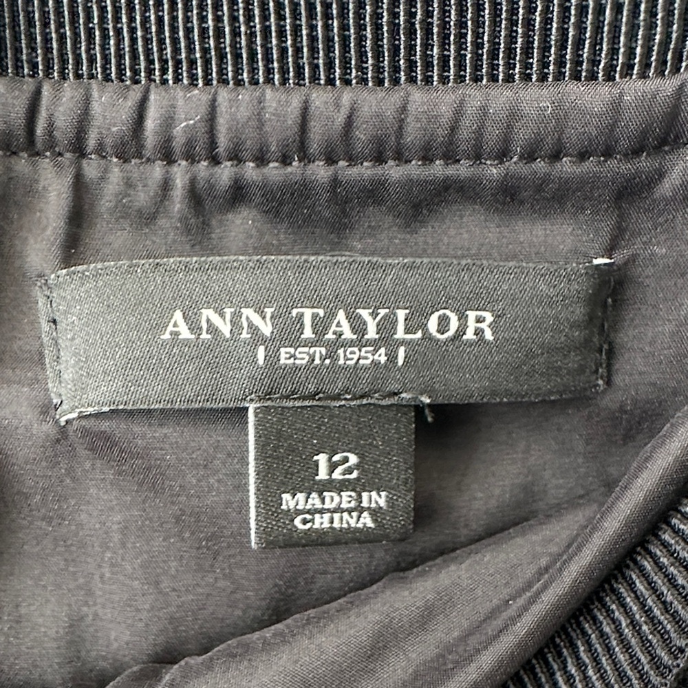 Ann Taylor Black and White Animal Print Pencil Skirt - Picture 3 of 6